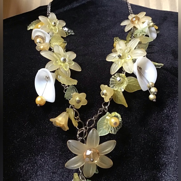 Artisan Made Calla Lily Motif Necklace - Picture 1 of 3